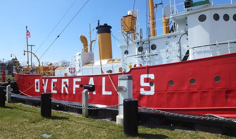 Lightship Overfalls LV-118